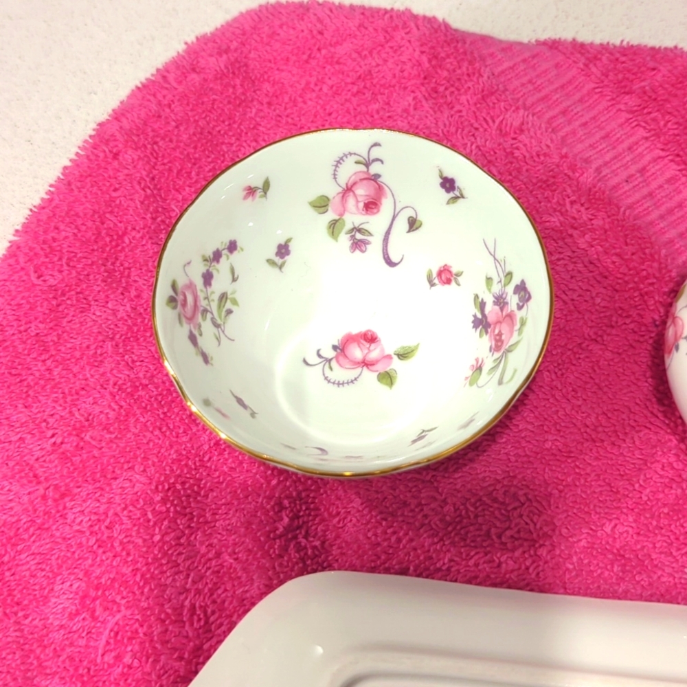 Vintage Royal Chelsea Cream and Sugar Set - Picture 4 of 9